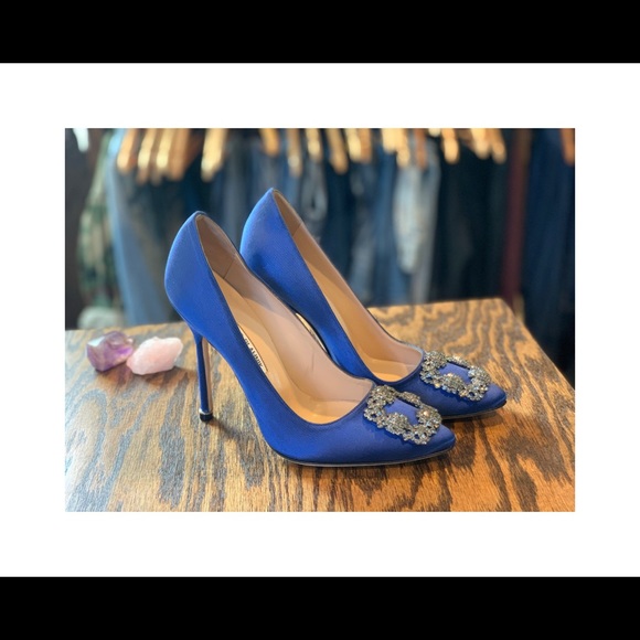 Hangisi Satin Crystal-Toe Pump - Picture 2 of 7